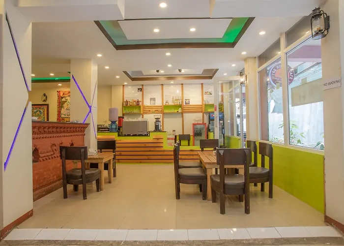 Oyo 153 Aster Nepal 2*