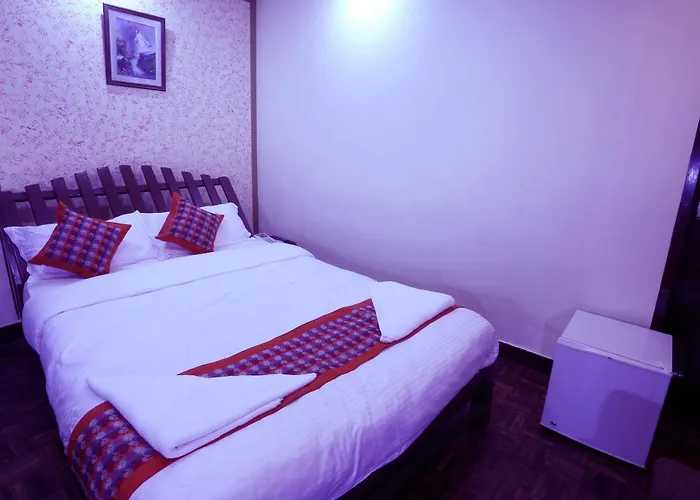 Oyo 153 Aster Nepal 2*