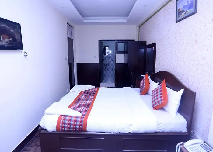 Oyo 153 Aster Nepal 2*