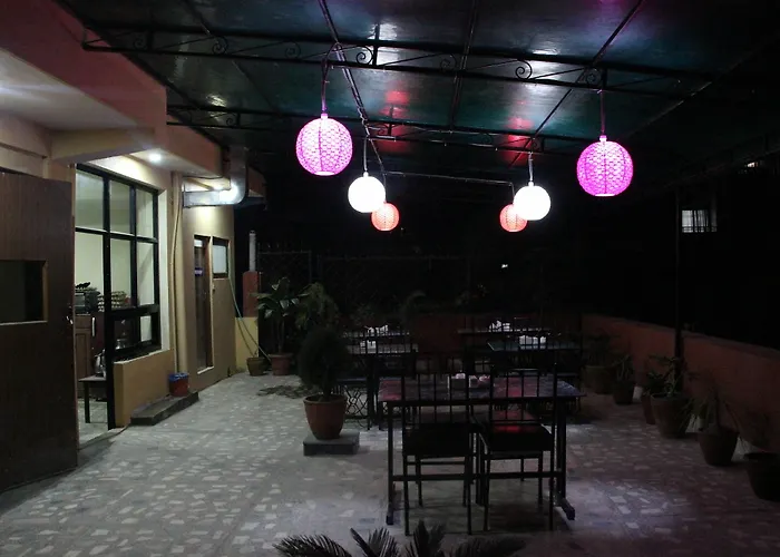 Oyo 153 Aster Nepal 2*